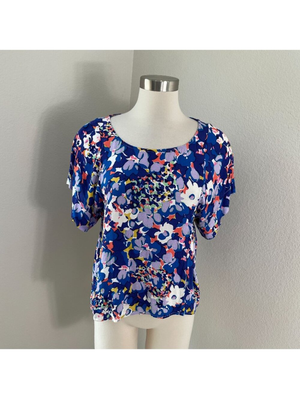 Anthropologie Maeve Womens Small Floral Blouse Blue Short Sleeve Lightweight Top